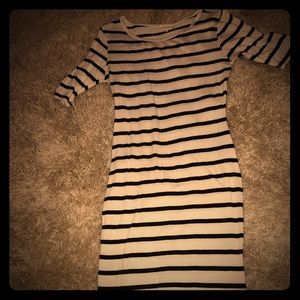 NWOT beautiful black and white Lularoe Julia 🖤